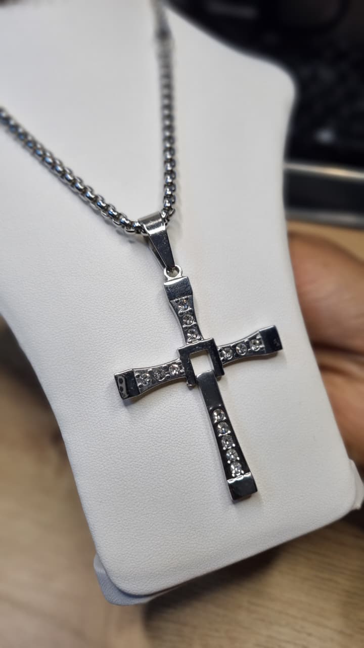 Cadena con dije de toreto