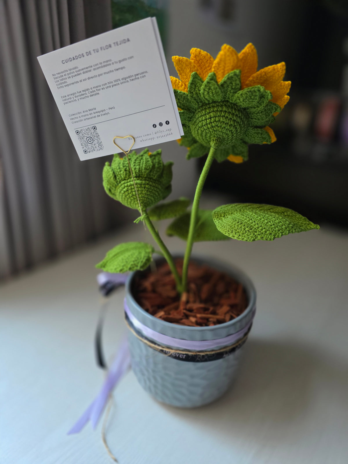 Días dorados - Girasol tejido en maceta (S/215.00 soles)