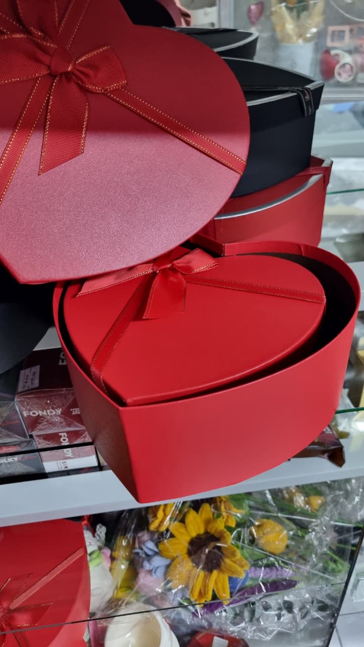 Box corazon rojo con liston - 2 piezas