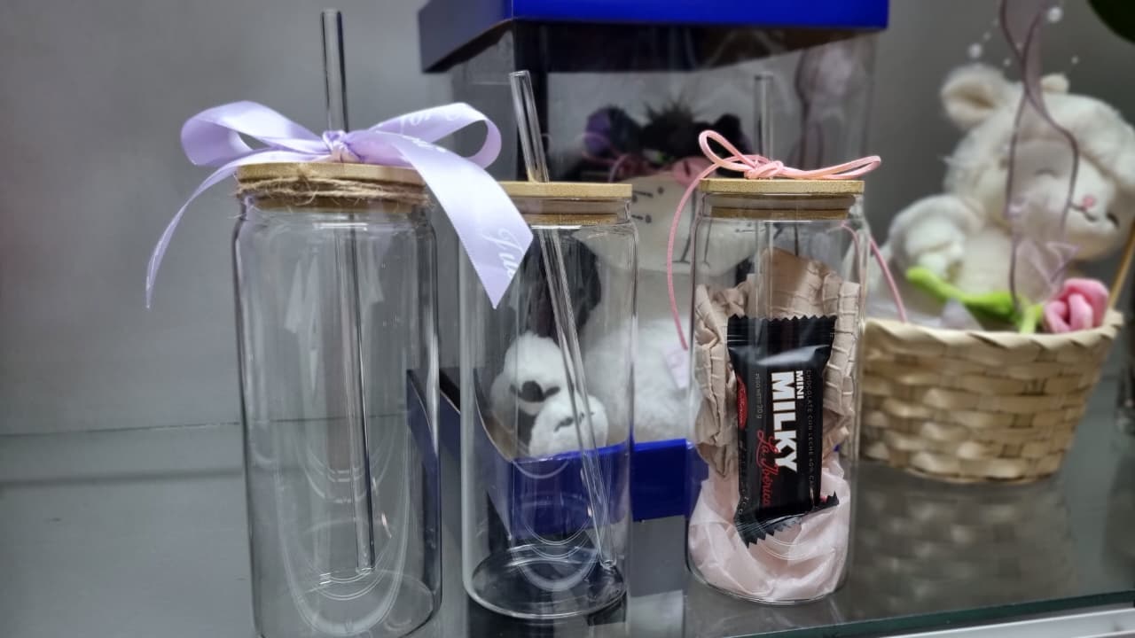 Vaso con tapa de bambu