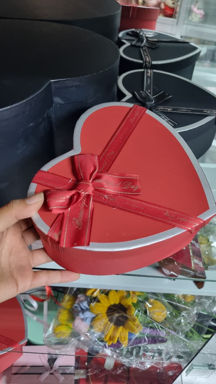 Box corazon rojo con liston - 2 piezas
