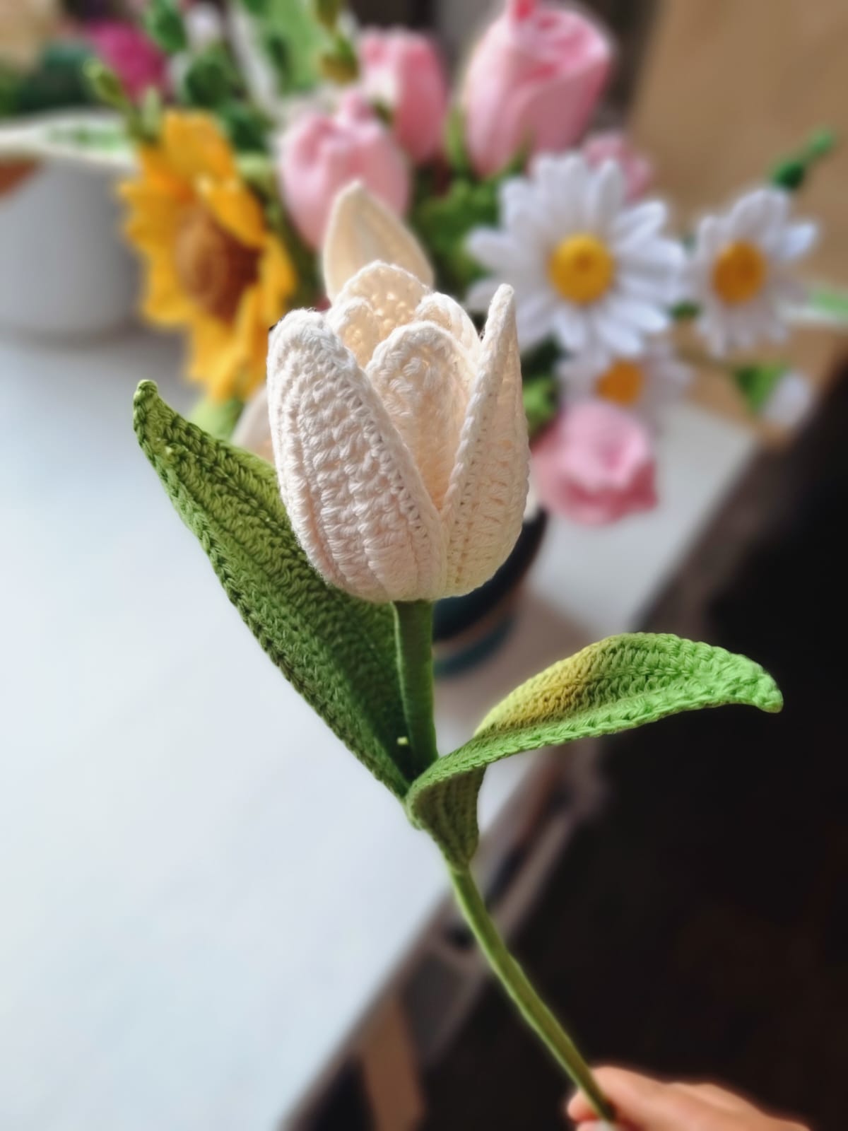 Tulipán abierto tejido