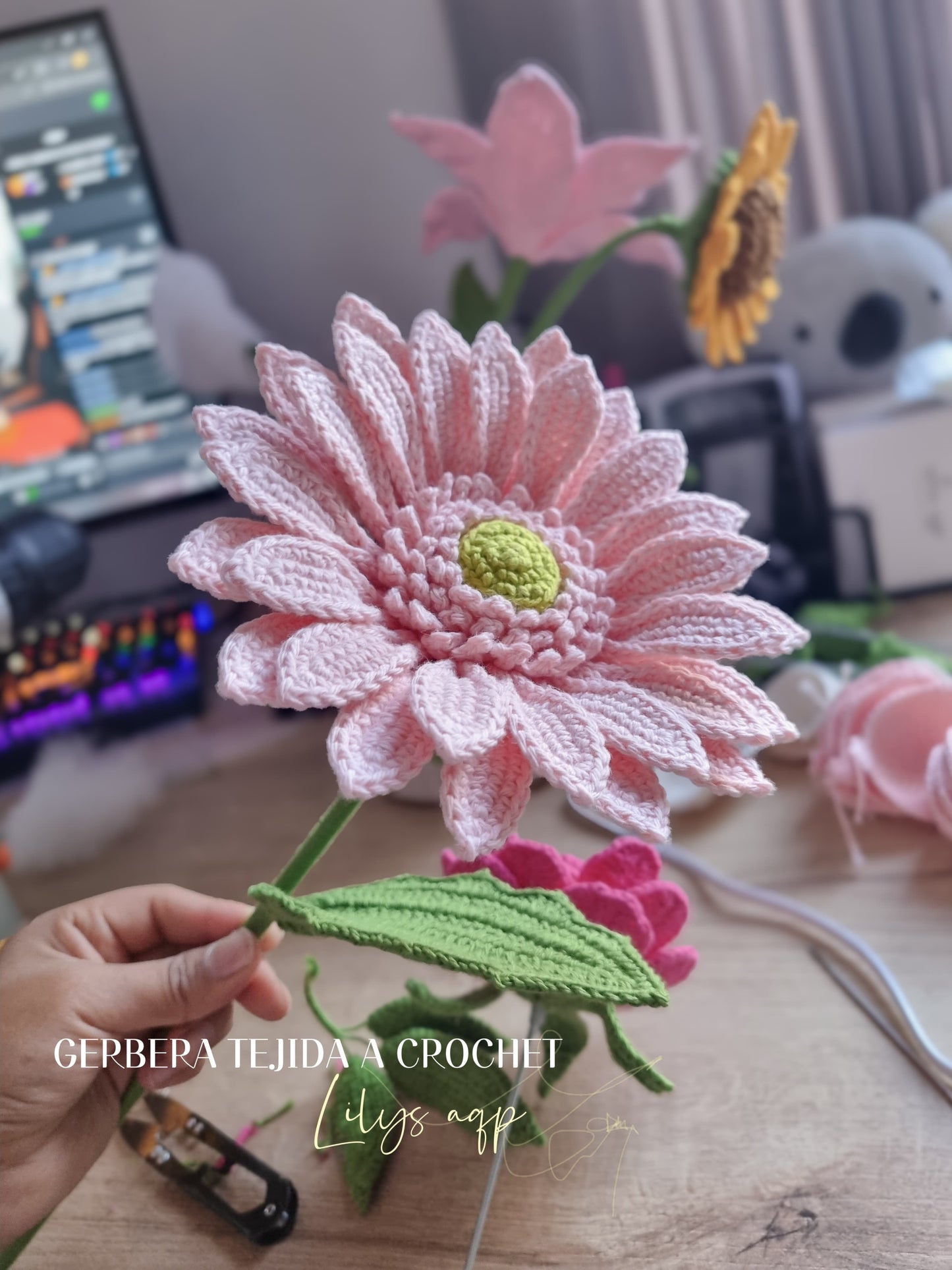 Crocheted gerbera