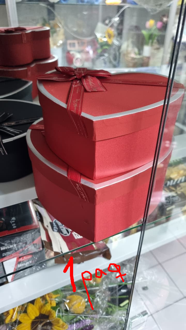 Box corazon rojo con liston - 2 piezas
