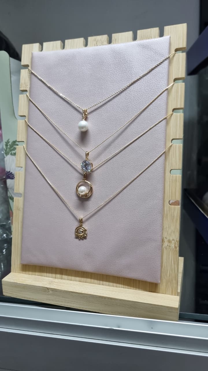 Exhibidor de collares